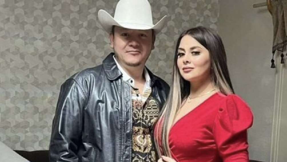 Junto al músico también fue asesinada su esposa Marisela Sandoval. 