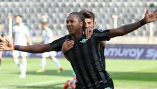 Hugo Rodallega celebra un gol con el Akhisar Beledisyes