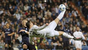 Cristiano Ronaldo, realizando una chilena en el duelo contra Malmo
