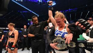 Holly Holm después de ganar el campeonato