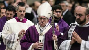 Papa Francisco ofrece una misa en el Vaticano
