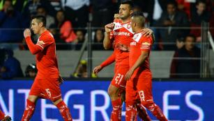 Jugadores del Toluca festejan el gol