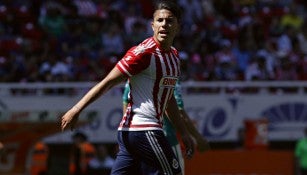 Carlos Salcedo, en juego de Chivas 