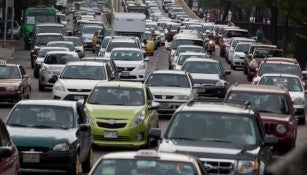 Autos circulan por la CDMX