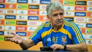 Tuca Ferretti en conferencia de prensa de Tigres