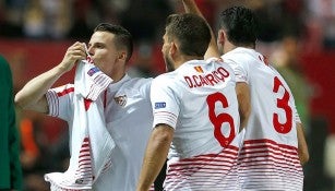 Kevin Gameiro festeja tras anotar un doblete contra Shakhtar