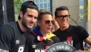 Héctor Moreno celebra junto a sus compañeros el campeonato del PSV