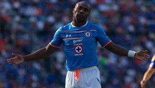 Guerrón se lamenta en partido de Cruz Azul