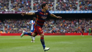 Luis Suárez festeja gol con Barcelona 