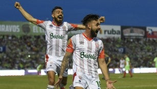 Gallegos celebra gol contra Bravos