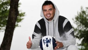 Edwin Cardona posa para la cámara de RÉCORD