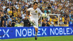 Chelito durante un partido con Rosario Central