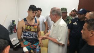 Alan Pulido junto al gobernador de Tamaulipas, Egidio Torre