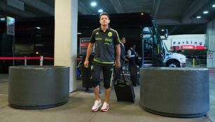 Chicharito llega al hotel de concentración