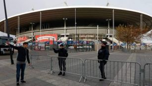 El Stade de France custodiado por oficiales