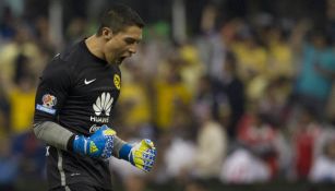 Hugo González festeja gol de América