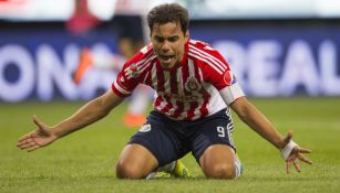 Bravo se lamenta en partido de Chivas