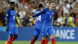 Griezmann sonríe a la tribuna francesa