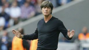 Joachim Löw en el banquillo de Alemania