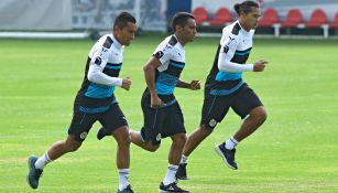 Gullit, Gallo y Aris, trotanto en las instalaciones de Verde Valle