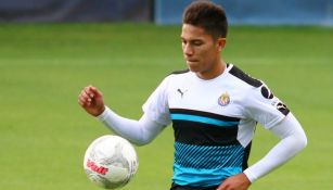 Salcedo entrena con Chivas