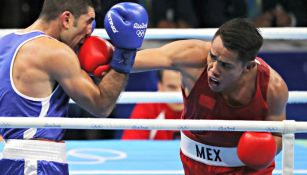 Misael Rodríguez durante el combate preliminar de Río 2016