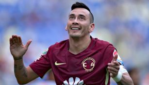Rubens Sambueza sonríe durante el partido entre Puebla y América