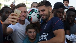 Delort convive con aficionados del SM Caen