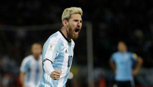 Lionel Messi festeja un gol con Argentina