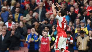 Santi Cazorla festeja tras anotar el gol del triunfo para el Arsenal