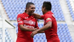 Erbín Trejo festeja su gol frente al Puebla en el Apertura 2016