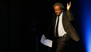 Michel Platini se despida de la UEFA durante el Congreso en Atenas
