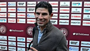 Jonny Magallón en su presentación con Lanús