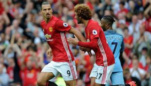 Zlatan Ibrahimovic festeja un gol con el Manchester United