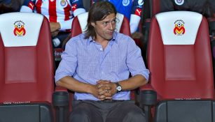 Almeyda, sentado en la banca del Rebaño