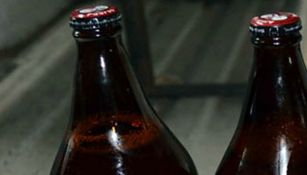 Imagen de unos envases de cervezas familiares