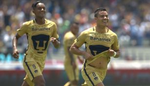 Pablo Barrera celebra un gol de Pumas
