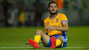 Gignac se lamenta en un partido con Tigres