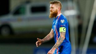 Aaron Gunnarson, capitán y símbolo de Islandia, durante el juego frente a Finlandia
