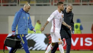 Sergio Ramos abandona la cancha tras su lesión en el duelo entre España y Albania 