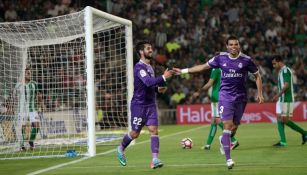 Isco celebra con Pepe un gol contra el Betis