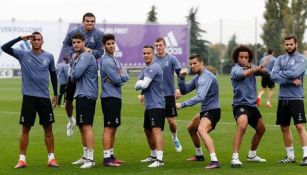 Jugadores del Real Madrid posan muy divertidos para un foto