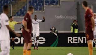 Totti y Dzeko se lamentan mientras Kayode celebra el empate