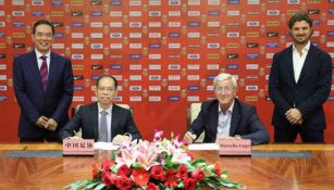 Ceremonia de la firma de contrato de Lippi