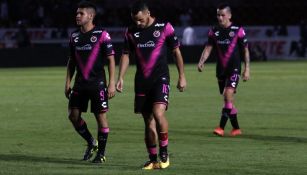 Jugadores de Veracruz, cabizbajos tras perder con Pumas