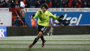 Federico Vilar festeja un gol de Xolos contra León 