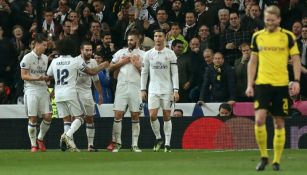 Los jugadores del Real Madrid celebran una anotación en Champions League