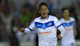Ángel Reyna celebra un gol con los Toros del Celaya