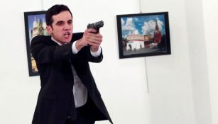 Hombre dispara al embajador de Rusia en Turquía