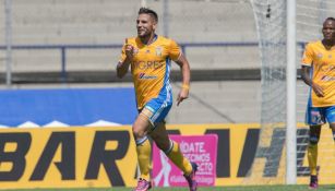 Andy Delort celebra un gol con Tigres anotado en CU